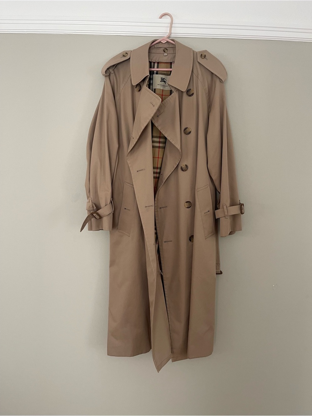 Classic Burberry Trench Coat with Plaid Lining - Men's and Women’s